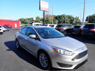 Used 2016 Ford Focus SE image 1