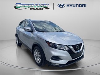 Used 2020 Nissan Versa SV image 1
