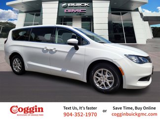 Used 2023 Chrysler Voyager LX image 1