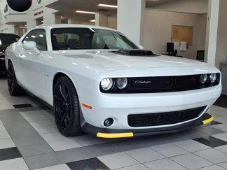 Used 2022 Dodge Challenger R/T w/ Plus Package image 1