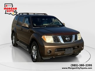 Used 2005 Nissan Pathfinder SE w/ (P01) Se Premium Pkg image 1