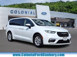 Used 2023 Chrysler Pacifica Touring-L image 1