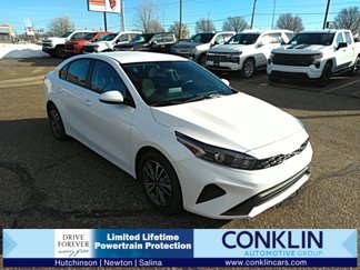 Used 2024 Kia Forte LXS image 1
