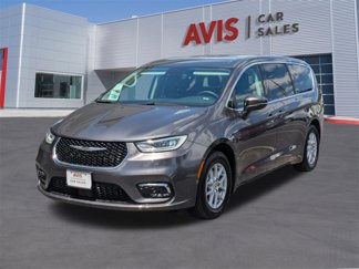 Used 2023 Chrysler Pacifica Touring-L image 1