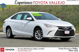 Used 2017 Toyota Camry LE image 1