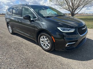 Used 2021 Chrysler Pacifica Touring-L image 1