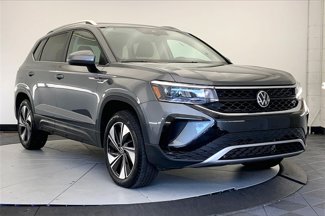 Certified 2024 Volkswagen Taos SE image 1