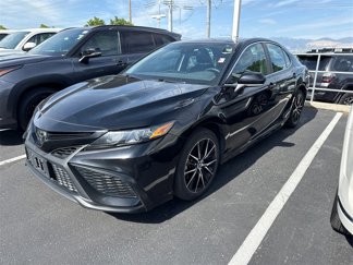 Used 2023 Toyota Camry SE image 1