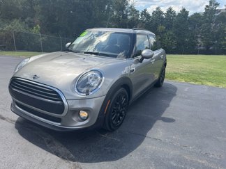 Used 2019 MINI Cooper 4-Door Hardtop image 1