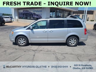 Used 2010 Chrysler Town & Country Touring image 1