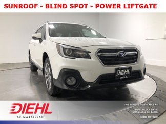 Used 2018 Subaru Outback 3.6R Touring image 1