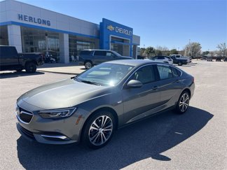 Used 2019 Buick Regal Preferred w/ Sights and Sounds Package image 1