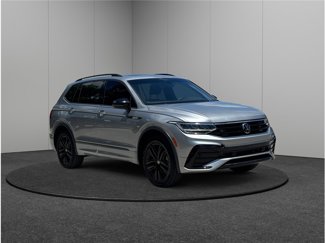 Used 2022 Volkswagen Tiguan SE R-Line image 1