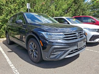 Used 2022 Volkswagen Tiguan SE image 1