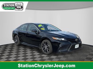 Used 2023 Toyota Camry SE image 1