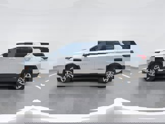 Used 2022 Chevrolet Traverse LS image 1