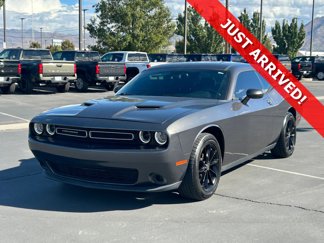 Used 2016 Dodge Challenger SXT video 1