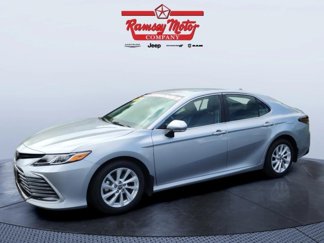 Used 2023 Toyota Camry LE image 1