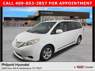 Used 2016 Toyota Sienna LE video 1