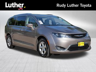Used 2017 Chrysler Pacifica Touring-L Plus image 1
