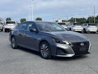 Used 2024 Nissan Altima 2.5 SV image 1