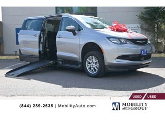 Used 2021 Chrysler Voyager Lxi w/ Cold Weather Group image 1