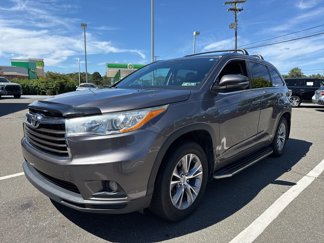 Used 2014 Toyota Highlander XLE image 1