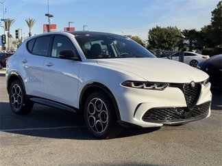 New 2025 Alfa Romeo Tonale w/ Premium Package image 1
