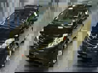 Used 2011 Toyota Sienna LE image 1