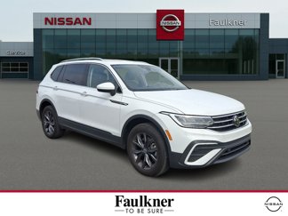 Used 2022 Volkswagen Tiguan SE image 1