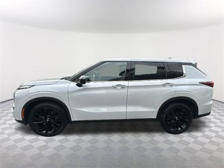 Used 2022 Mitsubishi Outlander SEL Black Edition image 1