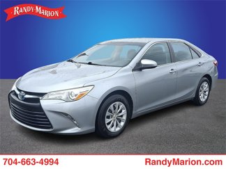Used 2015 Toyota Camry SE image 1