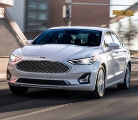 Used 2019 Ford Fusion SE image 1