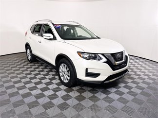 Used 2017 Nissan Rogue SV image 1