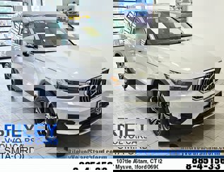 Certified 2022 Volvo XC40 T5 Inscription image 1