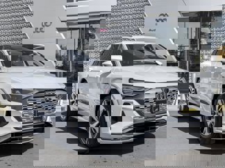 New 2024 Audi Q8 e-tron Prestige image 1