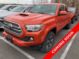 Used 2016 Toyota Tacoma TRD Sport image 1