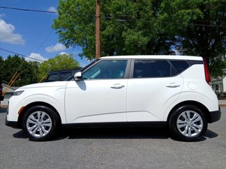 Used 2022 Kia Soul LX image 1