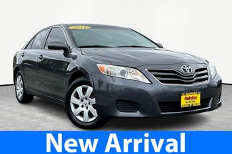 Used 2011 Toyota Camry LE image 1