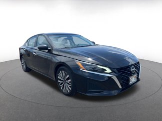 Used 2023 Nissan Altima 2.5 SV image 1