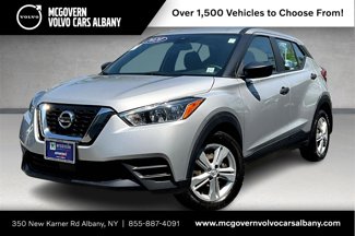 Used 2020 Nissan Kicks S image 1