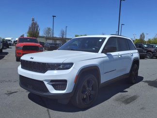 Used 2023 Jeep Grand Cherokee Altitude image 1