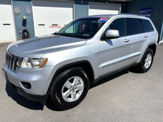 Used 2011 Jeep Grand Cherokee Laredo image 1
