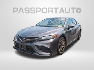 Used 2022 Toyota Camry SE image 1