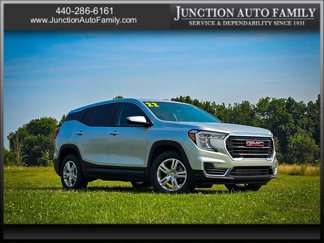 Used 2022 GMC Terrain SLE image 1
