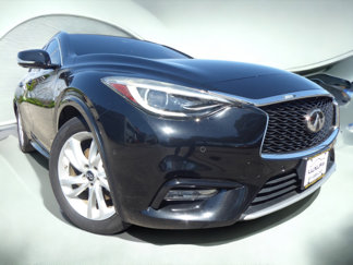 Used 2017 INFINITI QX30 Premium w/ Technology Package image 1