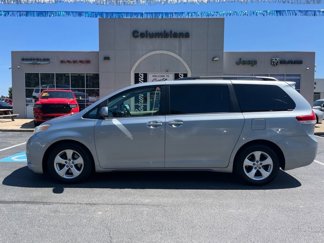 Used 2014 Toyota Sienna LE image 1
