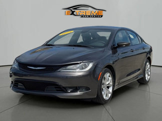 Used 2015 Chrysler 200 S image 1