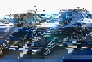 Used 2023 Nissan Rogue SV image 1
