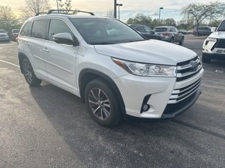 Used 2017 Toyota Highlander XLE image 1